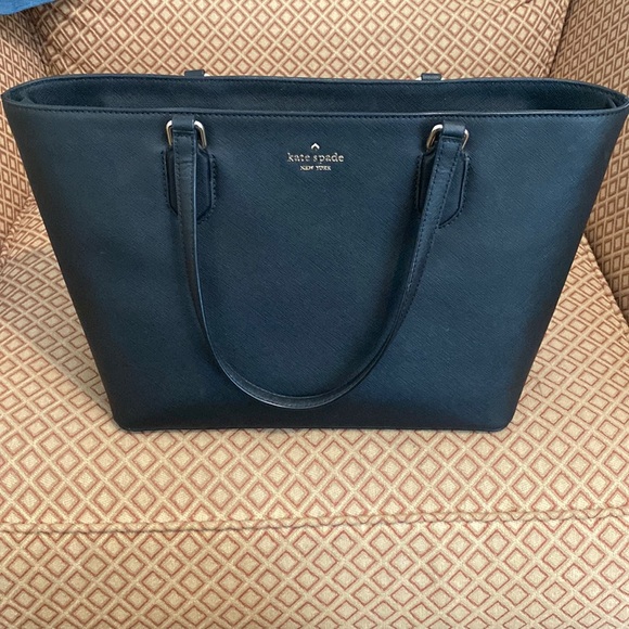 kate spade Handbags - Kate Spade Tote Black